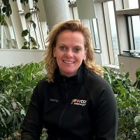 Janita Portretfoto vrouw met zwart vest