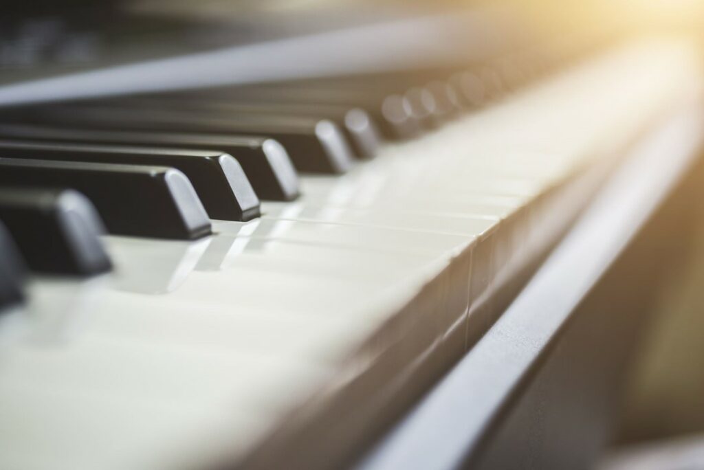 Toetsen van een piano